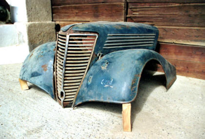 Originale décoration de capot de voiture Desmo des années 1930