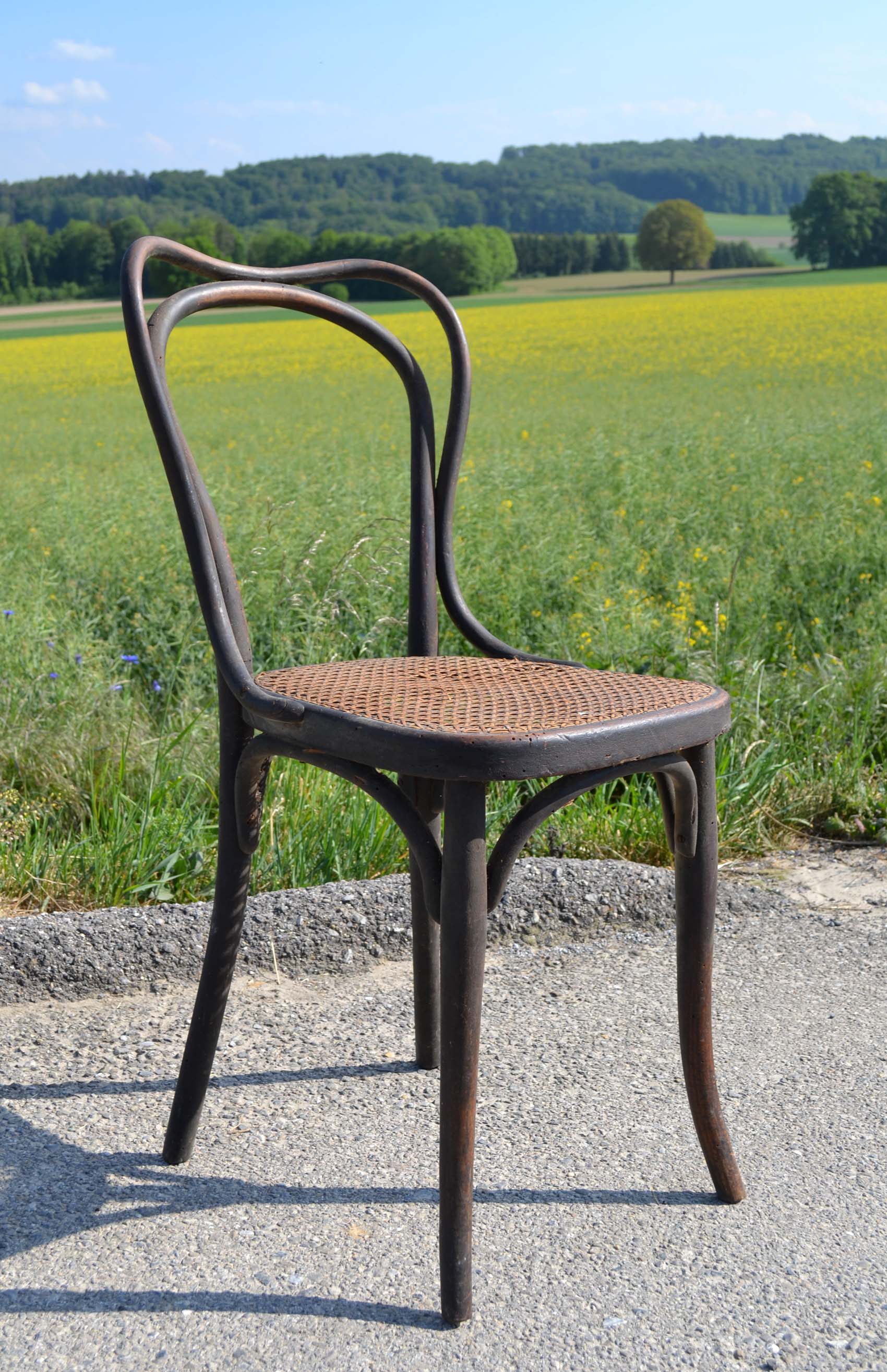 Chaise En Bois Ancienne : la brocante traditionnelle, les objets insolites, les d?cos ? th?me Chaise En Bois Ancienne : la brocante traditionnelle, les objets insolites, les d?cos ? th?me