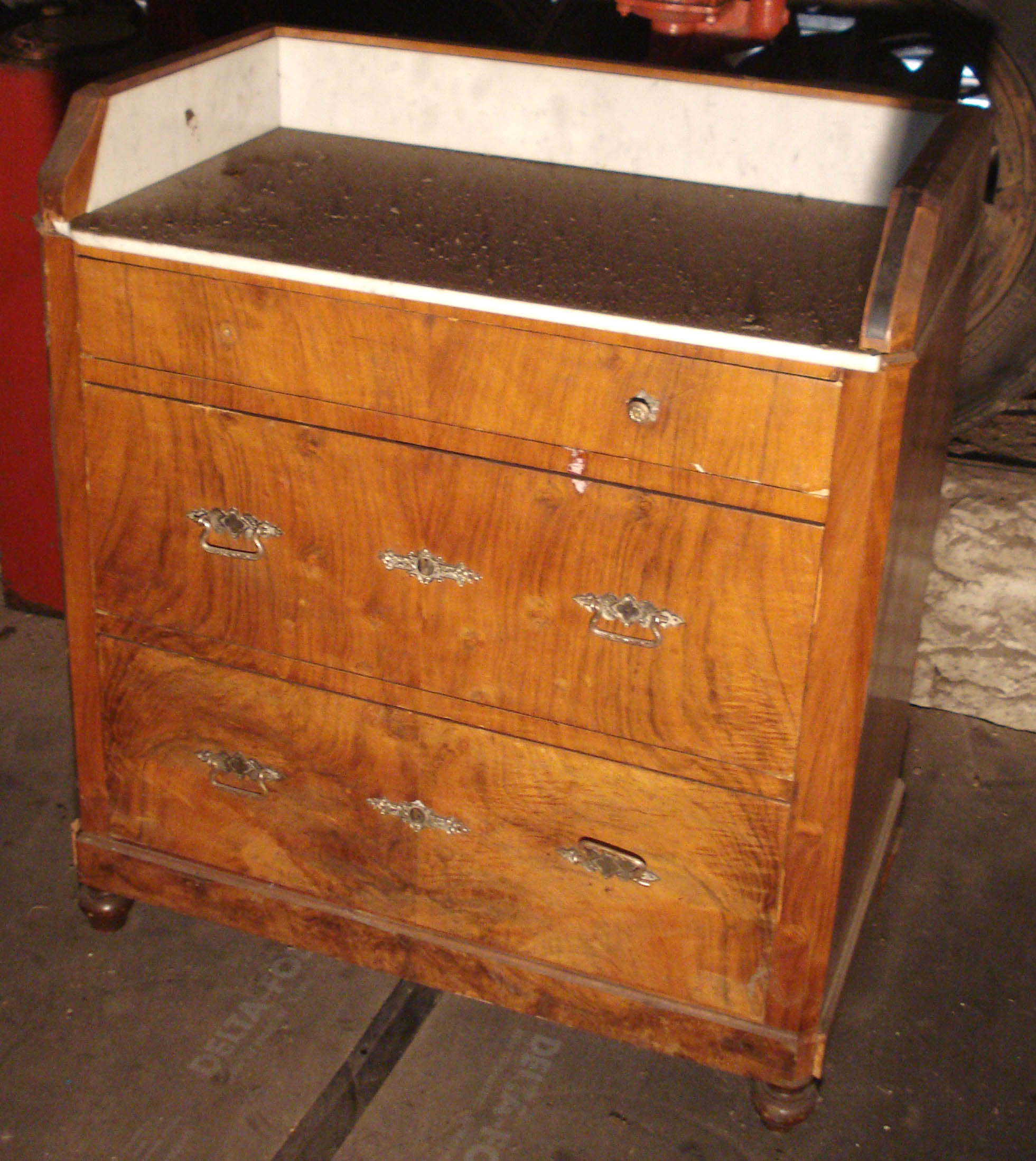 commode ancienne avec marbre