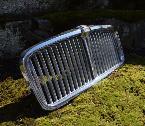 Originale décoration de capot de voiture Desmo des années 1930